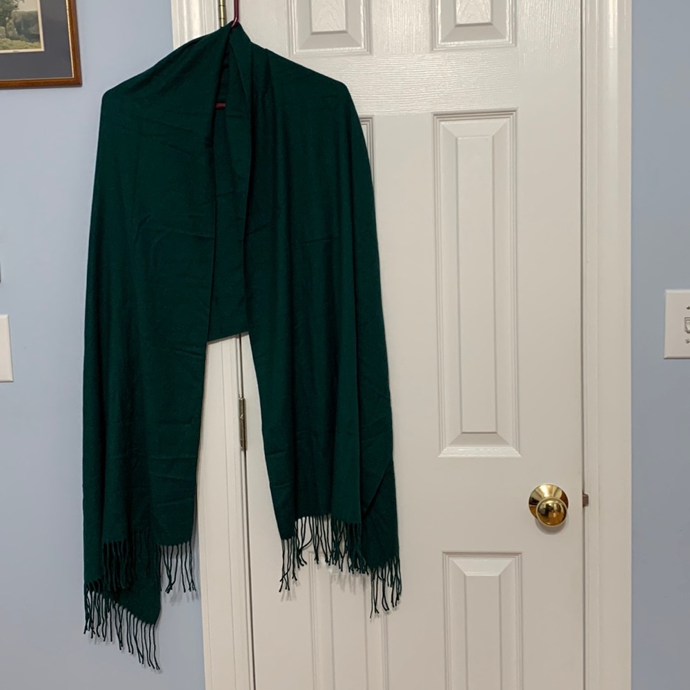 Dark green pashmina! New, never worn